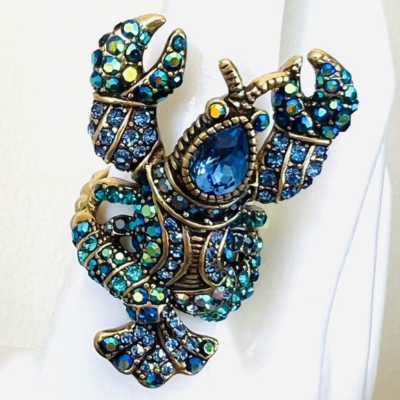 Heidi Daus 🆕 " Lobster Tails” size 8 ring - Picture 3 of 10